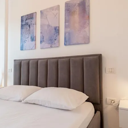 River & Sea View Premium Lägenhet Sarandë