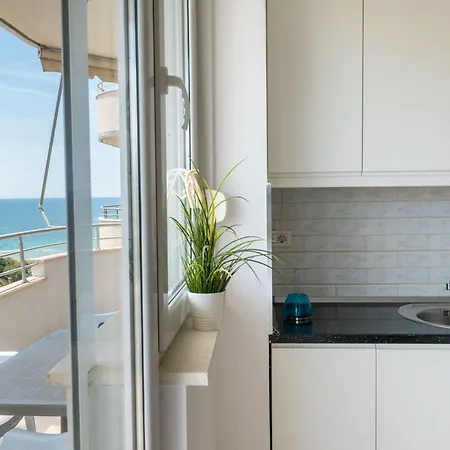 River & Sea View Premium *