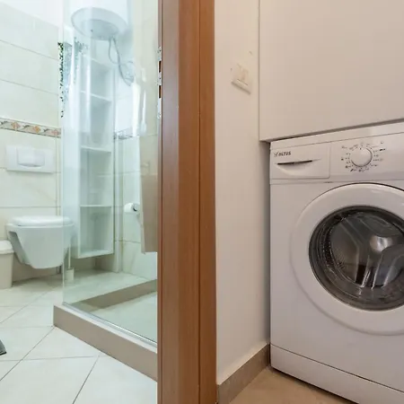 River & Sea View Premium Lägenhet Sarandë