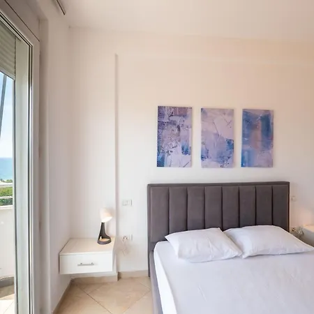 River & Sea View Premium *